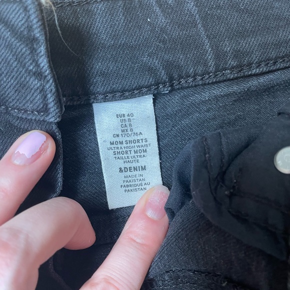 Black high waisted mom shorts - Picture 3 of 3